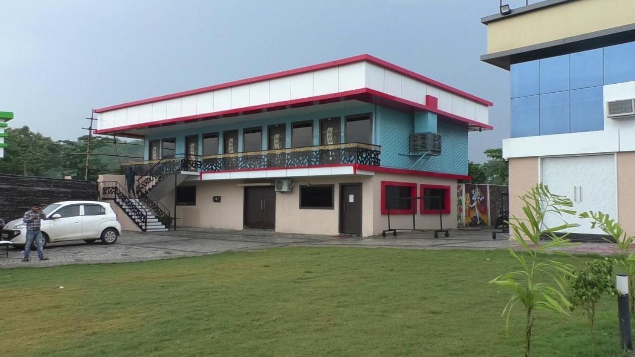 Midwaay Resort Patratu Luaran gambar