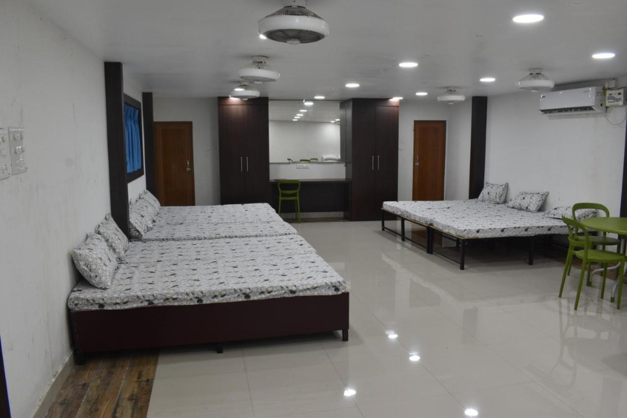 Midwaay Resort Patratu Luaran gambar