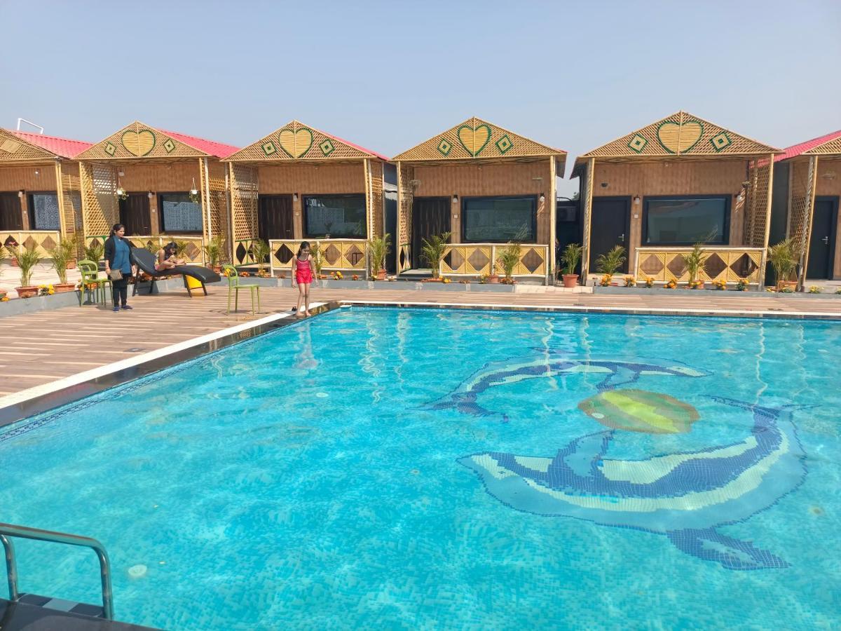 Midwaay Resort Patratu Luaran gambar